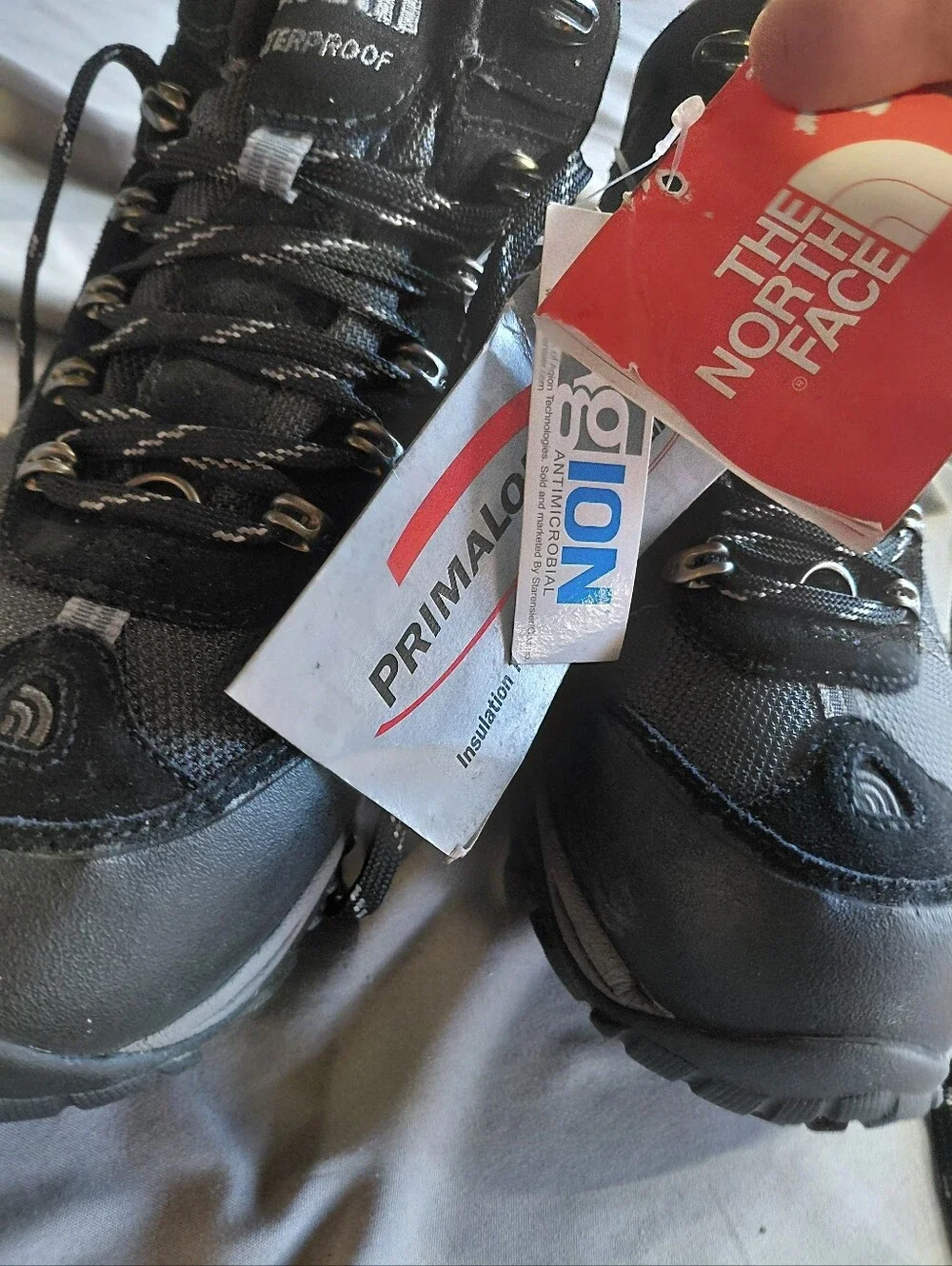 The North Face Men's Black/Gray Insulated Hiking Boots Sz9 NWT Hydroseal Weather